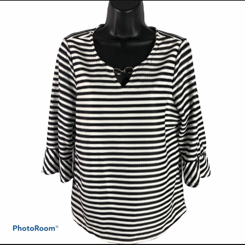 C.D. Petites Women’s Top